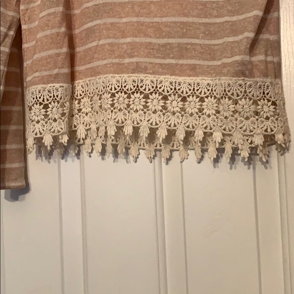 Top - Picture 2 of 2